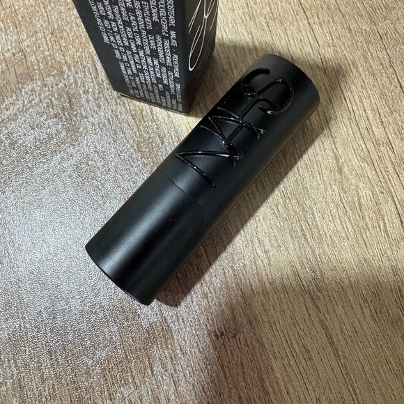 NARS Explicit Incendiary Lipstick - Picture 5 of 5